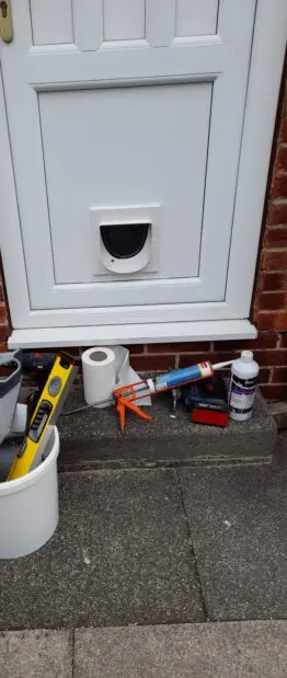 Cat flap fitter, serving kirklees, Dewsbury, Wakefield, Huddersfield,